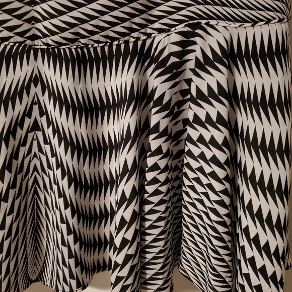 Trippy Geometric Skater Skirt - Picture 3 of 7